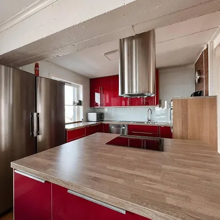 2-bedroom In With A View! 아파트 롱이어비엔