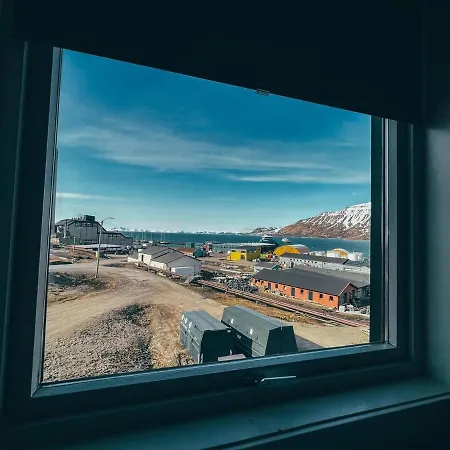 2-bedroom In With A View! * 롱이어비엔